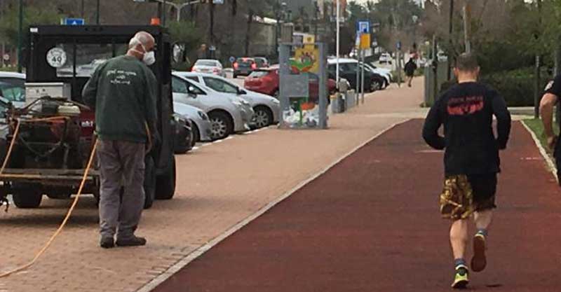 תלונות על הריסוס בפארק: "העוברים והשבים חשופים להרעלה". העירייה: "החומר בטוח"