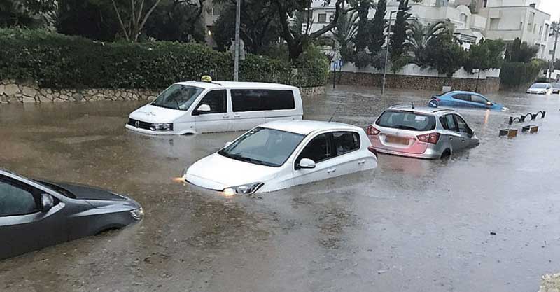 הרכב הוצף במטח גשם, העירייה תפצה את הנהגת ביותר מ-100 אלף שקל