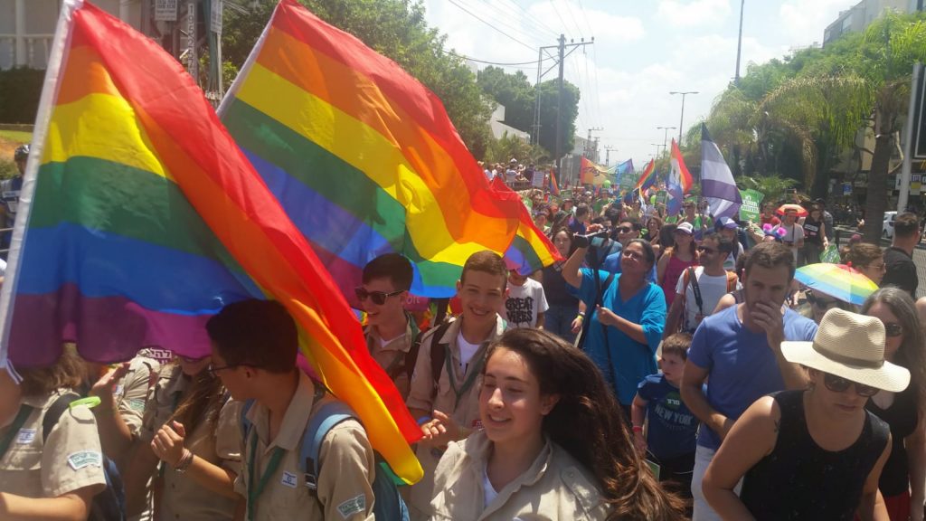 האם זה יהיה גם ברחובות הרצליה? חברת מועצה מבקשת לקיים בעיר מצעד גאווה