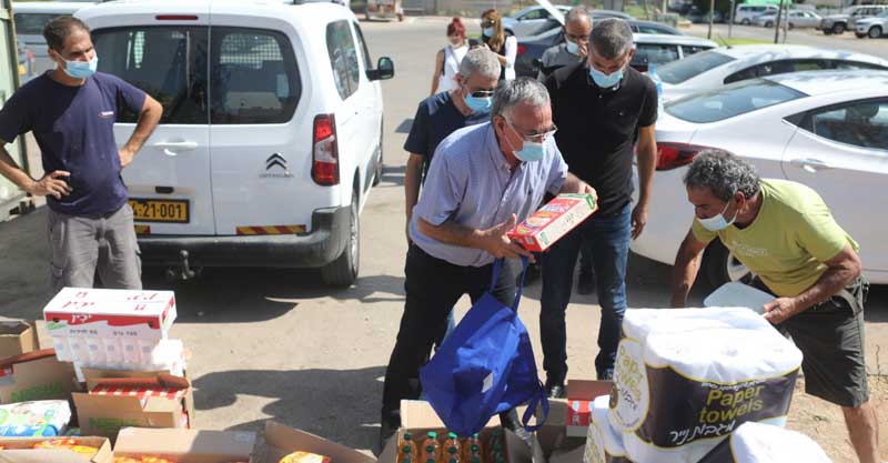 האולטימטום של פדלון: דורש לפנות מקלט שמשמש מרכז לחלוקת מזון וציוד לנזקקים