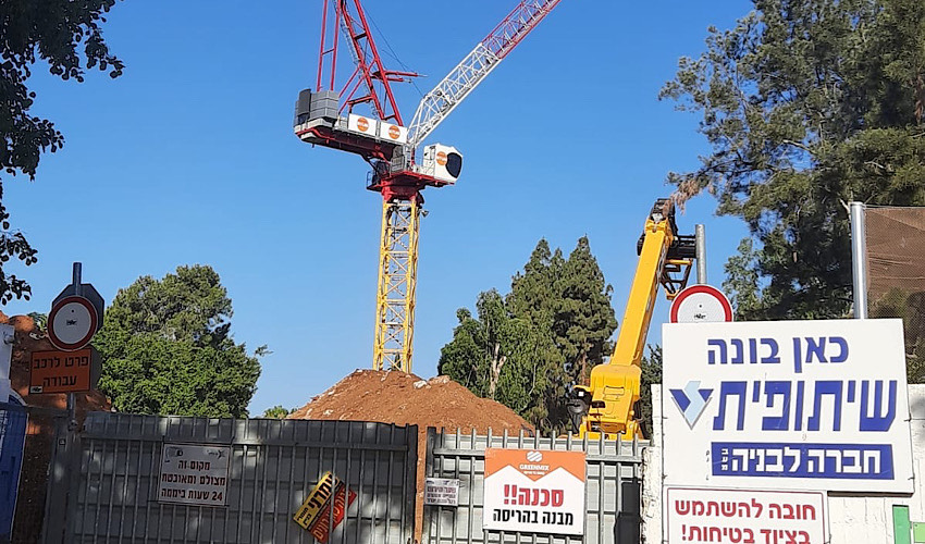 הורים מבי"ס בן צבי דורשים בודק חיצוני לעבודות מנוף, העירייה מסרבת