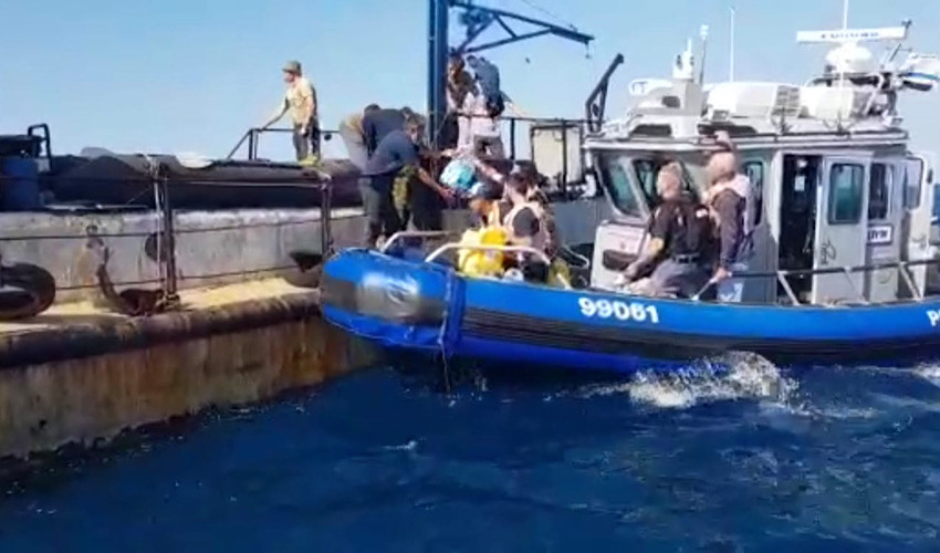 דרמה בלב ים: צוות המרינה בהרצליה חילץ ספינת דייגים I צפו