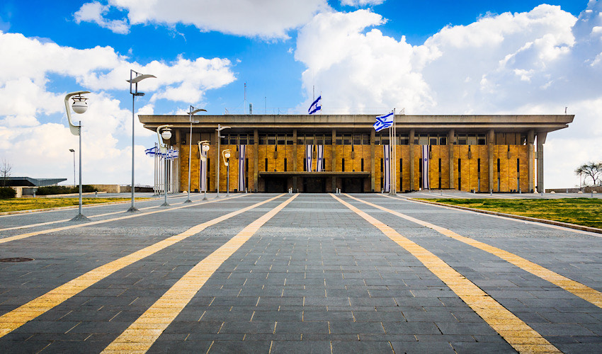 הבחירות לכנסת: מי בפנים ומי בחוץ מהמועמדים מערי השרון?